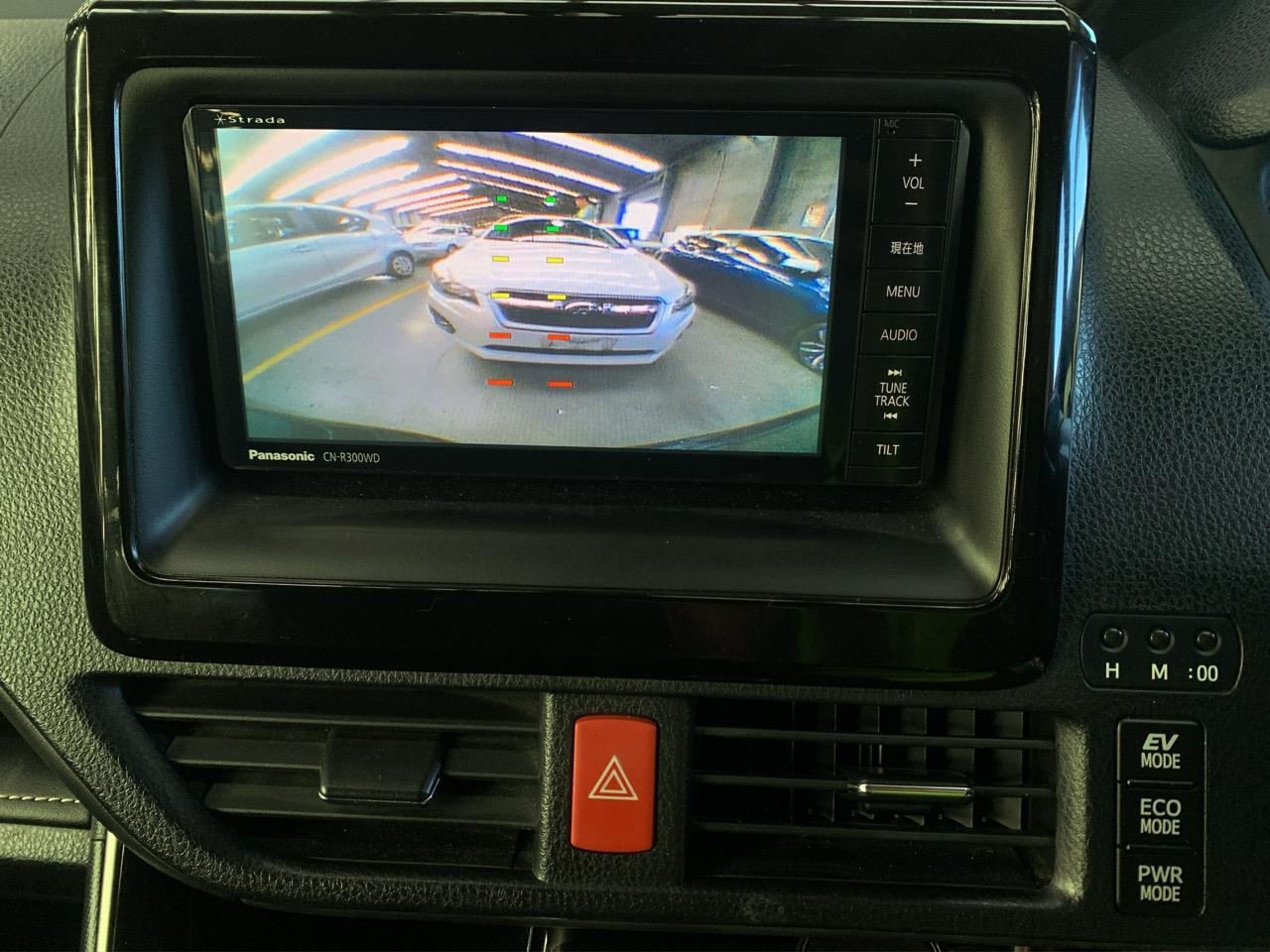 2015 Toyota Esquire Hybrid G People Mover POWER SLIDING DOOR + HEATED SEATS