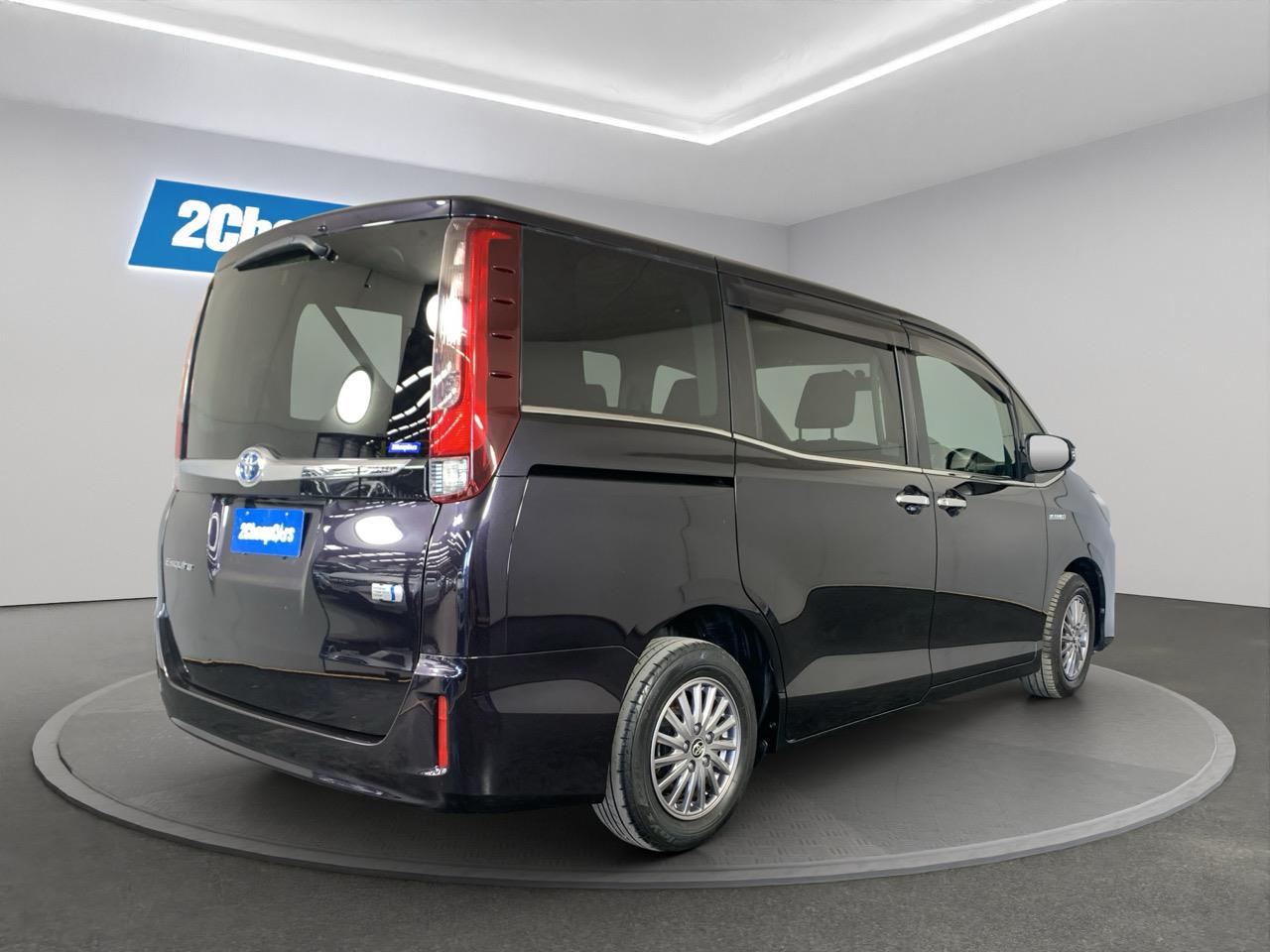 2015 Toyota Esquire Hybrid G People Mover POWER SLIDING DOOR + HEATED SEATS