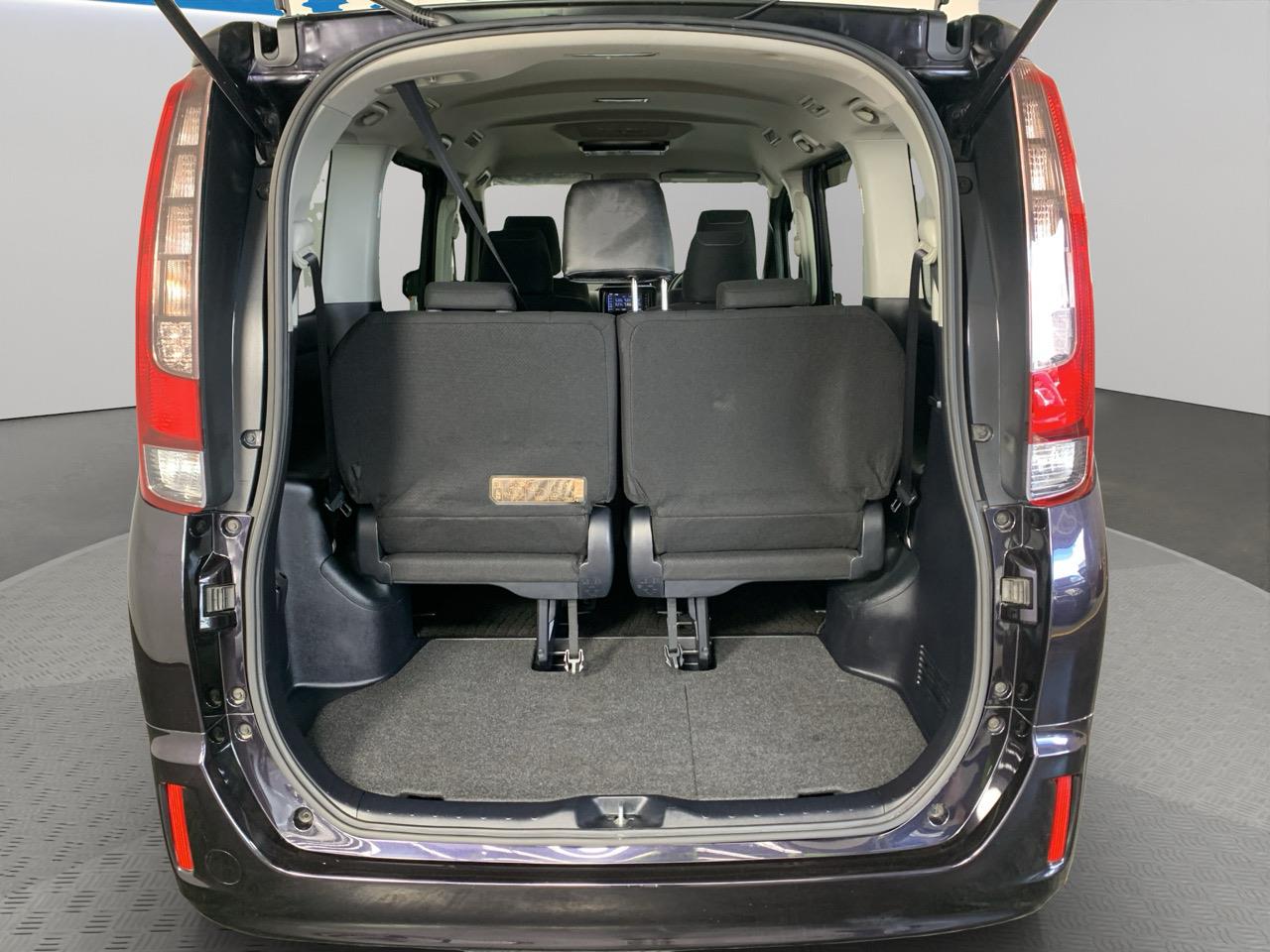 2015 Toyota Esquire Hybrid G People Mover POWER SLIDING DOOR + HEATED SEATS