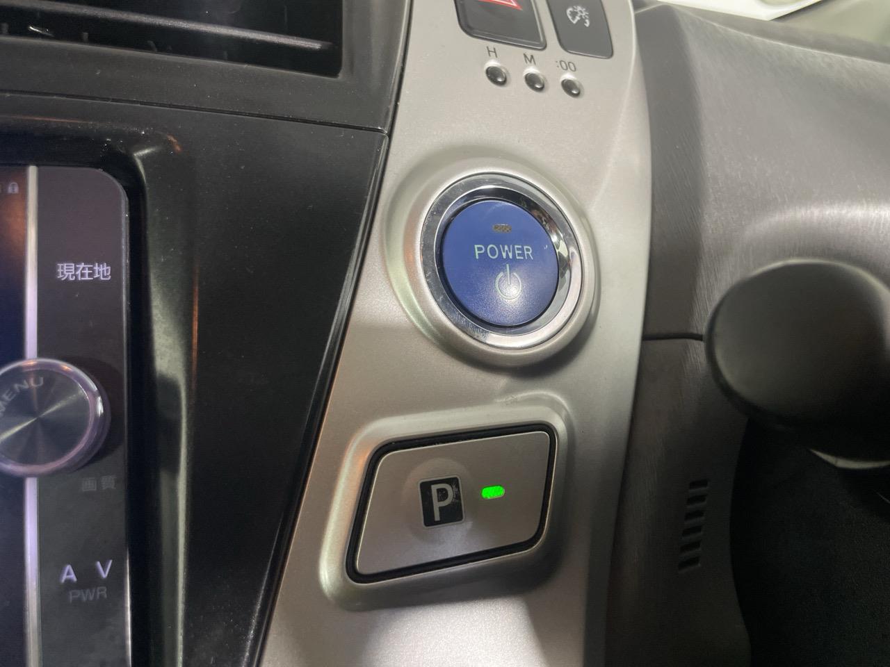 2012 Toyota Prius Alpha S 7 Seaters Station Wagon REVERSING CAMERA + AUTO LIGHTS + PUSH BUTTON START