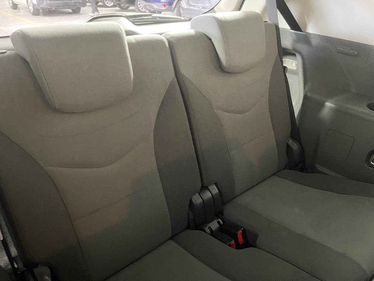 2012 Toyota Prius Alpha S 7 Seaters Station Wagon REVERSING CAMERA + AUTO LIGHTS + PUSH BUTTON START