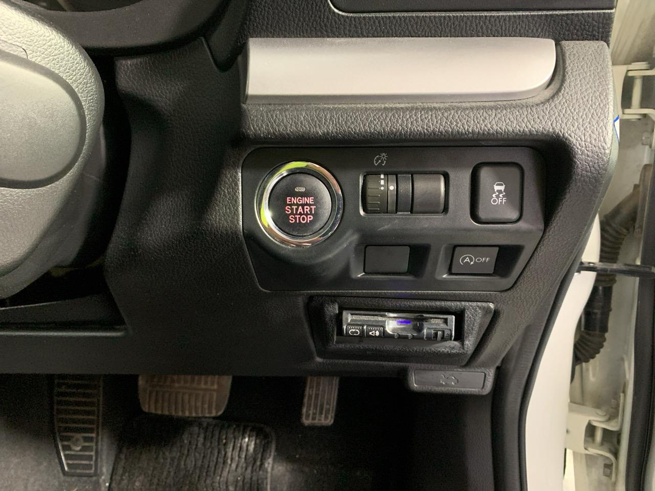 2013 Subaru Impreza SPORT 1.6 Hatchback LOW KM + REVERSING CAMERA + PUSH BUTTON START