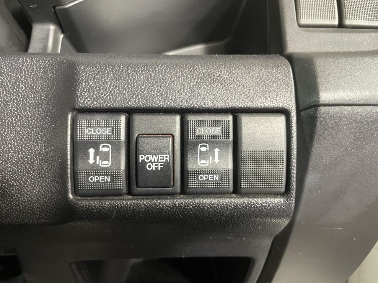 2013 Mazda Premacy 20S SKYACTIVE People Mover ELECTRIC SLIDING DOORS + REVERSING CAMERA