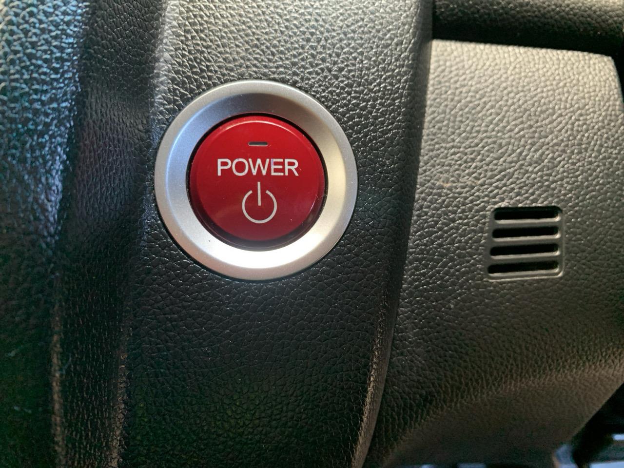 2014 Honda Fit Jazz Hybrid New Shape Hatchback LOW KM + REVERSING CAMERA + PUSH BUTTON START