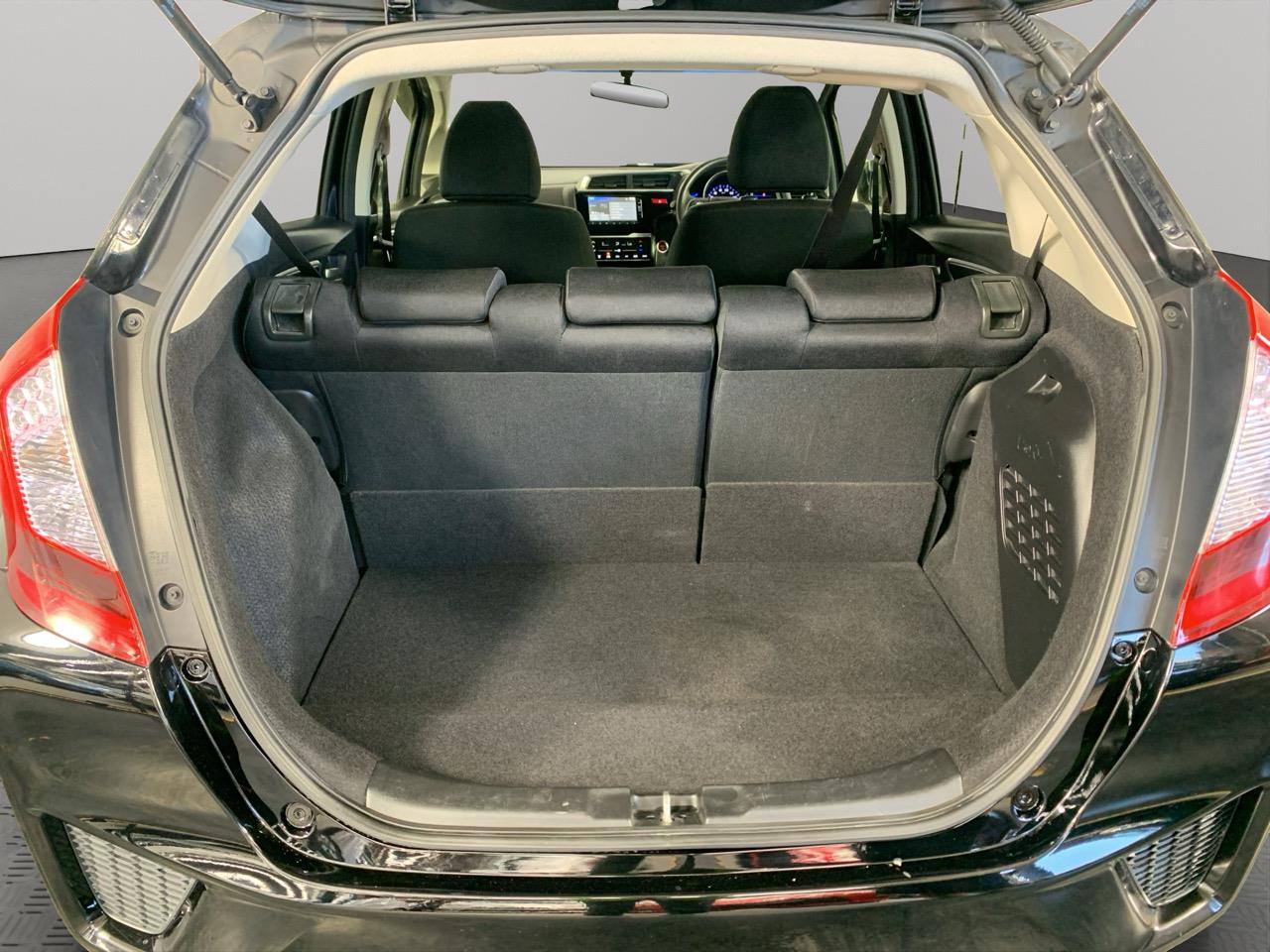 2014 Honda Fit Jazz Hybrid New Shape Hatchback LOW KM + REVERSING CAMERA + PUSH BUTTON START