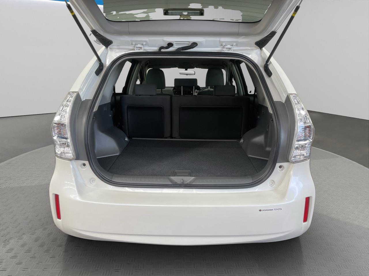 2012 Toyota Prius Alpha S Station Wagon REVERSING CAMERA + AUTO LIGHTS + PUSH START