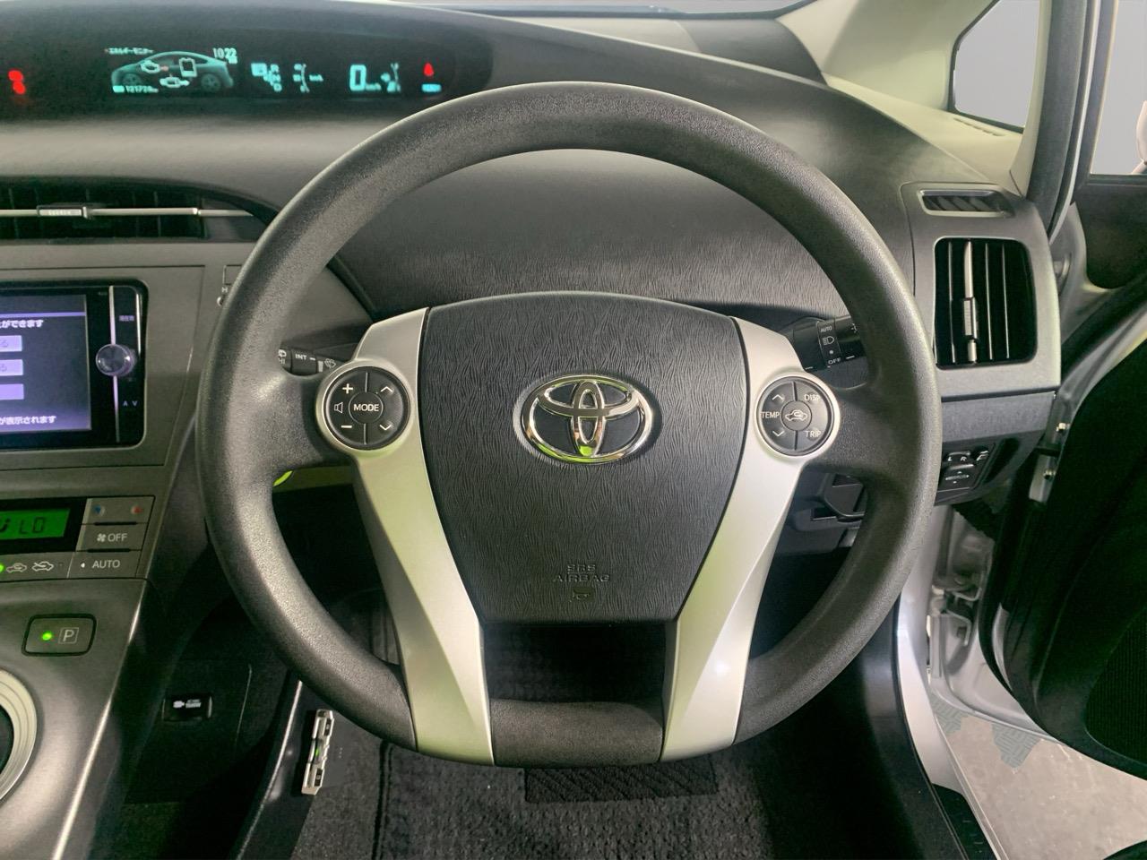 2013 Toyota Prius G Hatchback GREAT SPACE + PUSH SRART + REVESING CAMERA