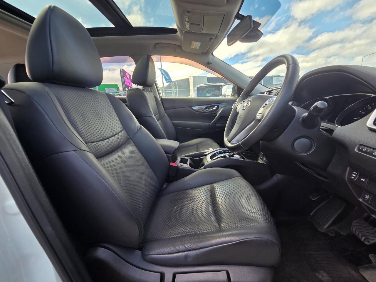 2014 Nissan X-TRAIL 20X Emargency brake pkg RV/SUV LOW KM + CRUISE CONTROL + HEATED SEATS