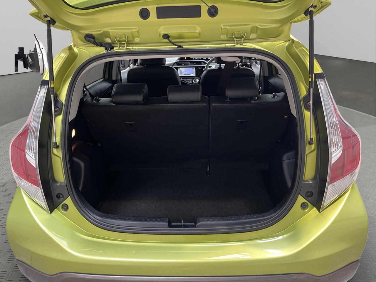 2015 Toyota Aqua X-URBAN Hatchback PUSH BUTTON START + AUTO LIGHTS 