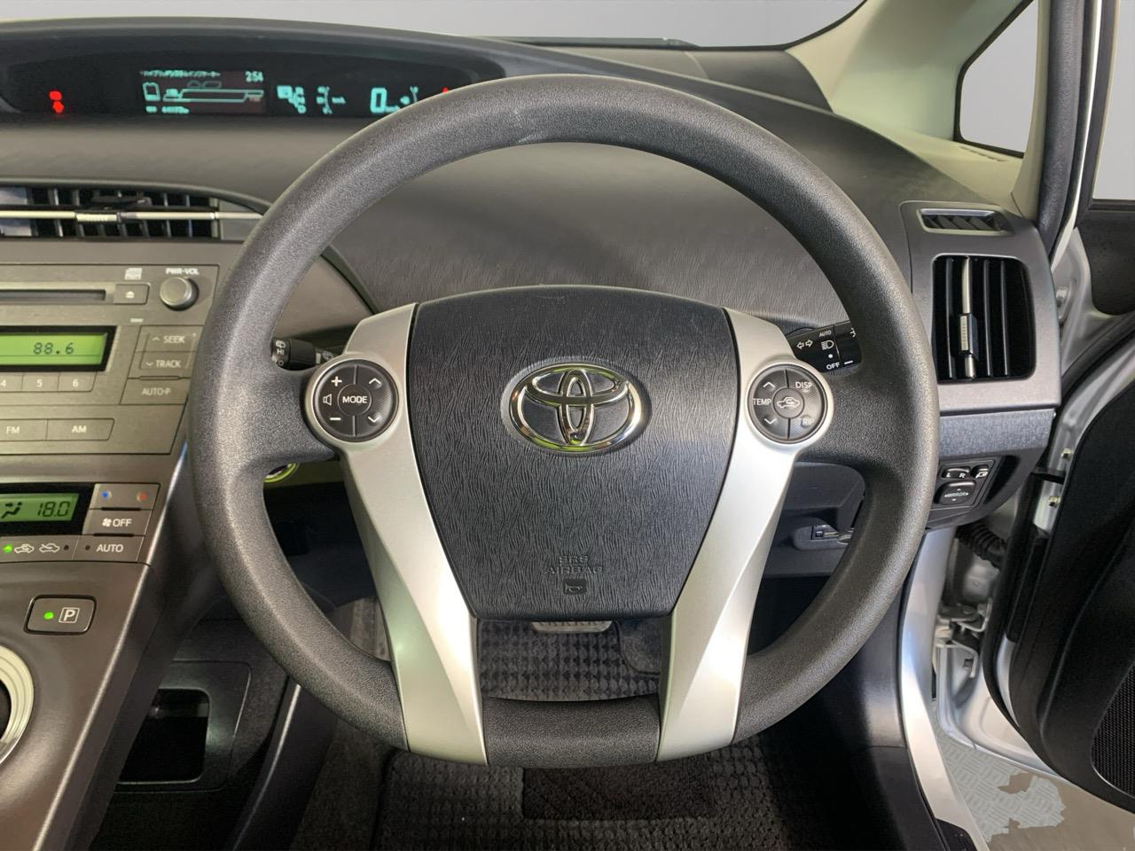 2012 Toyota Prius Hybrid Hatchback PUSH SRART + AUTO LIGHTS + LOW KM