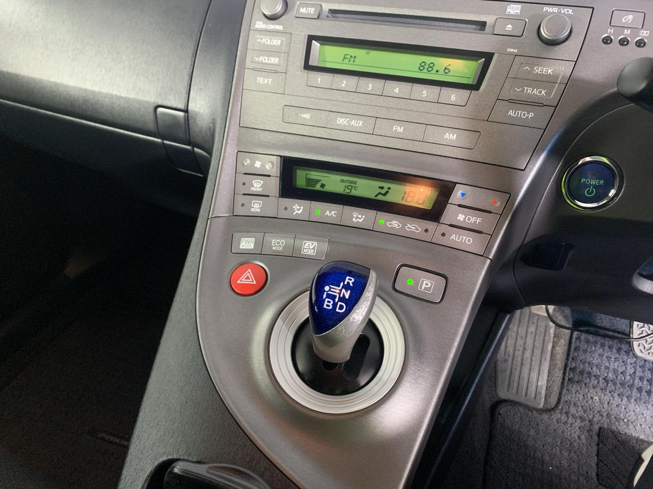 2012 Toyota Prius Hybrid Hatchback PUSH SRART + AUTO LIGHTS + LOW KM