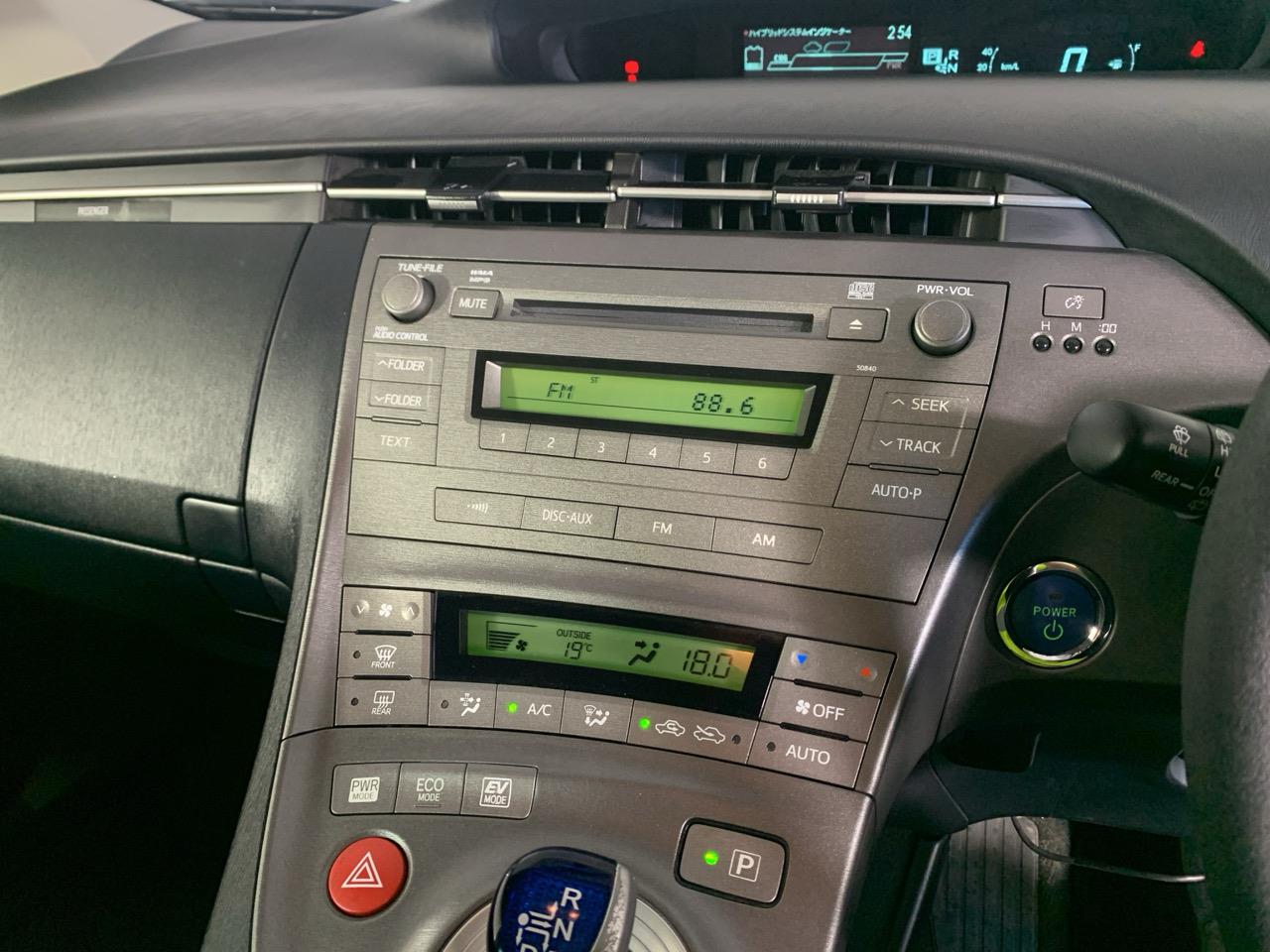 2012 Toyota Prius Hybrid Hatchback PUSH SRART + AUTO LIGHTS + LOW KM