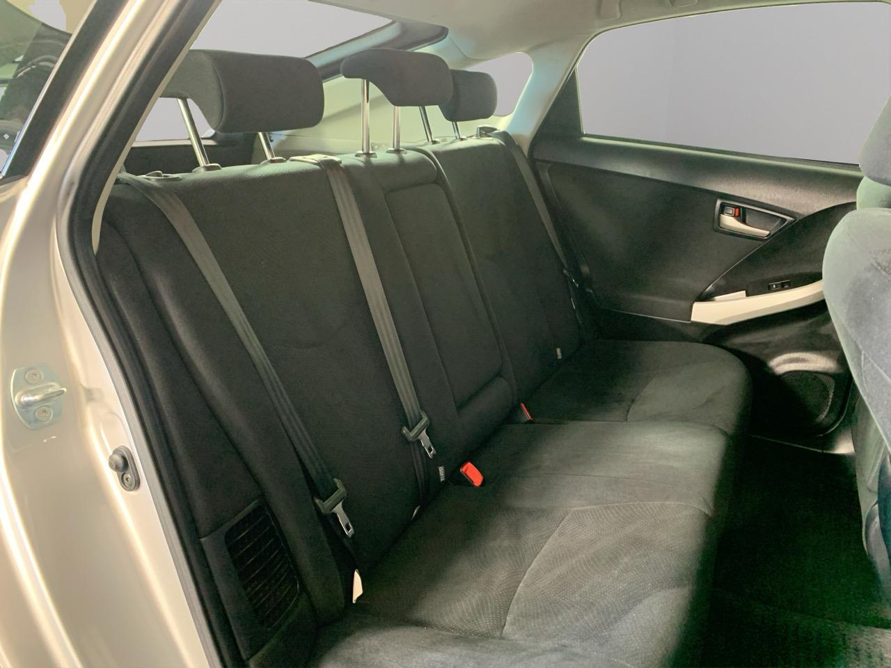 2012 Toyota Prius Hybrid Hatchback PUSH SRART + AUTO LIGHTS + LOW KM