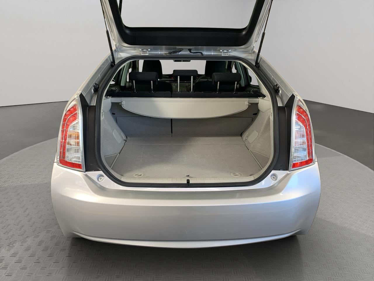 2012 Toyota Prius Hybrid Hatchback PUSH SRART + AUTO LIGHTS + LOW KM