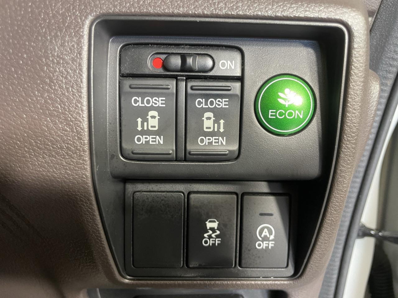 2014 Honda Odyssey G People Mover ELECTRIC SLIDING DOORS + REVERSING CAMERA