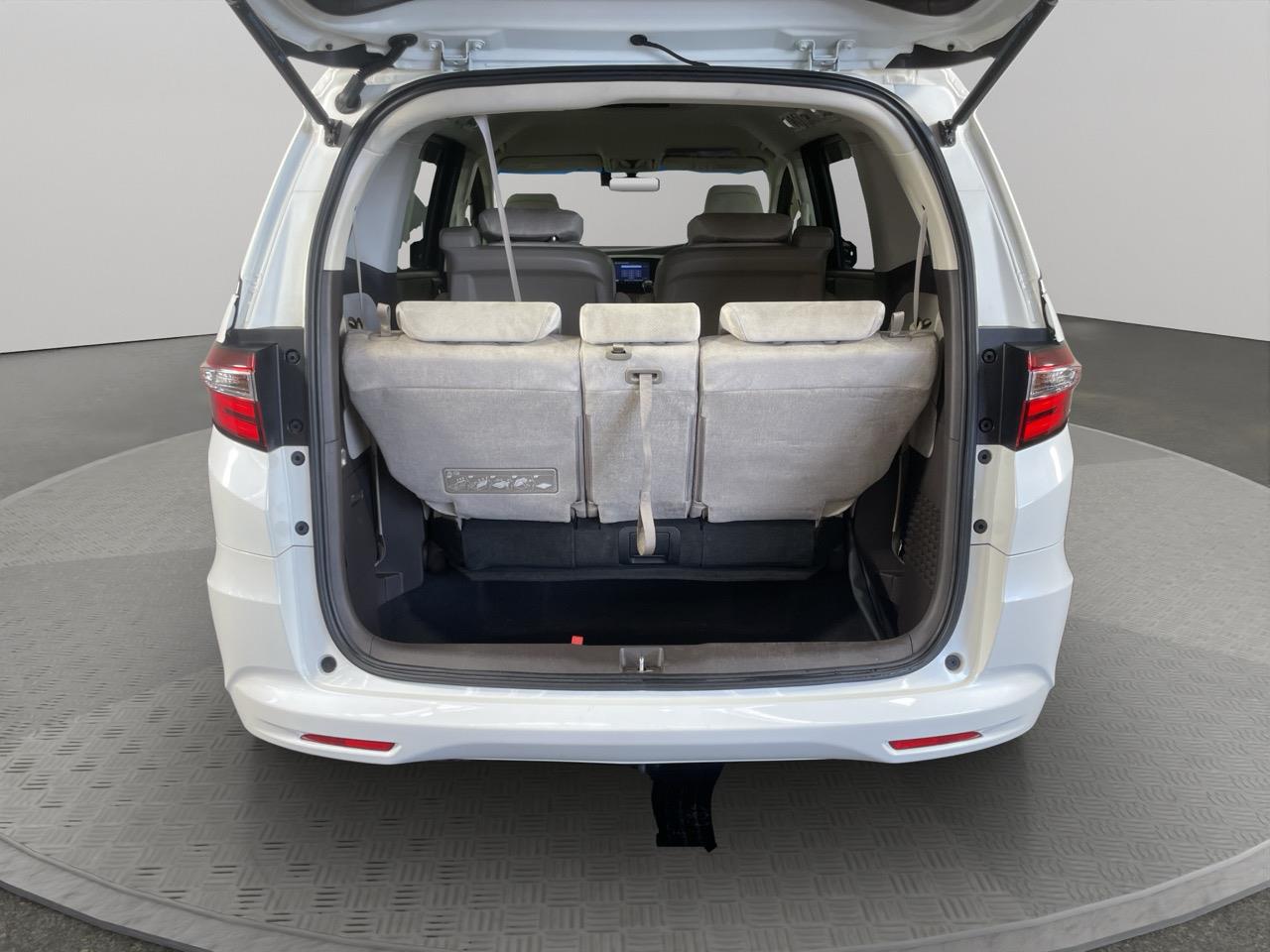 2014 Honda Odyssey G People Mover ELECTRIC SLIDING DOORS + REVERSING CAMERA