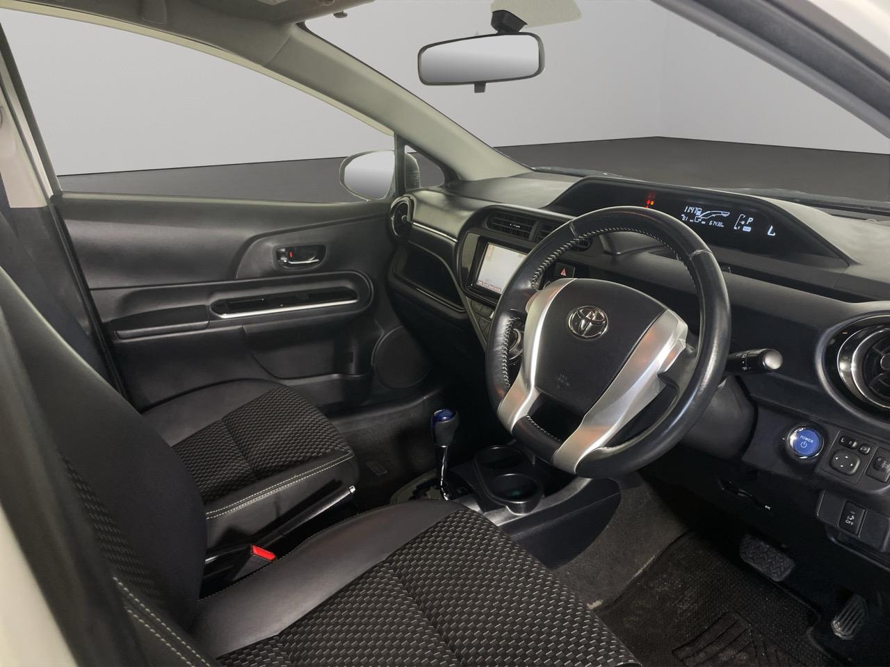 2015 Toyota Aqua X-URBAN Hatchback REVERSING CAMERA + PUSH BUTTON START + AUTO LIGHTS