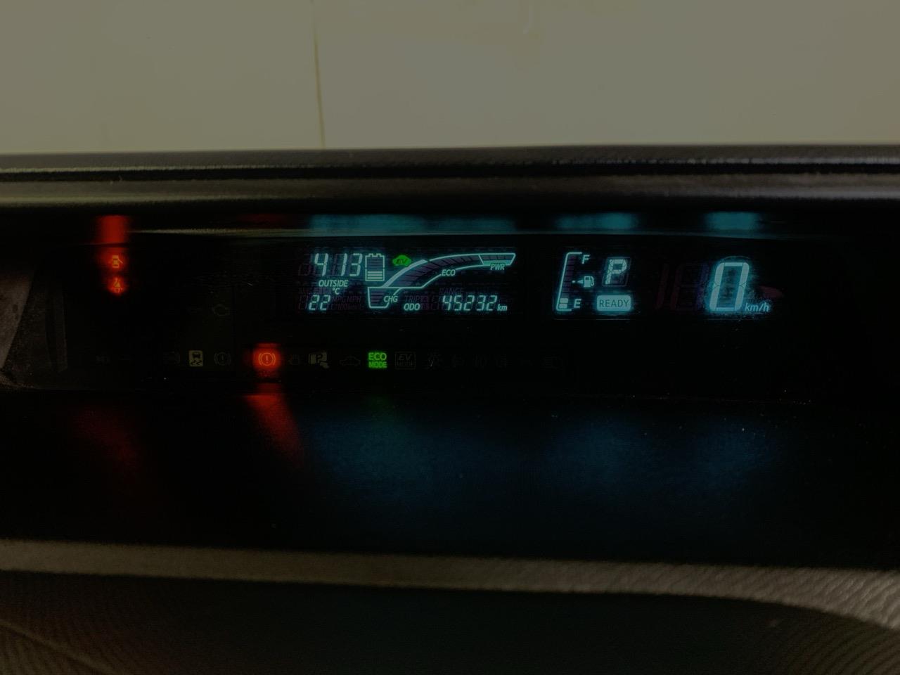 2014 Toyota Aqua S Hatchback LOW KMS + REVERSING CAMERA + AUTO LIGHTS