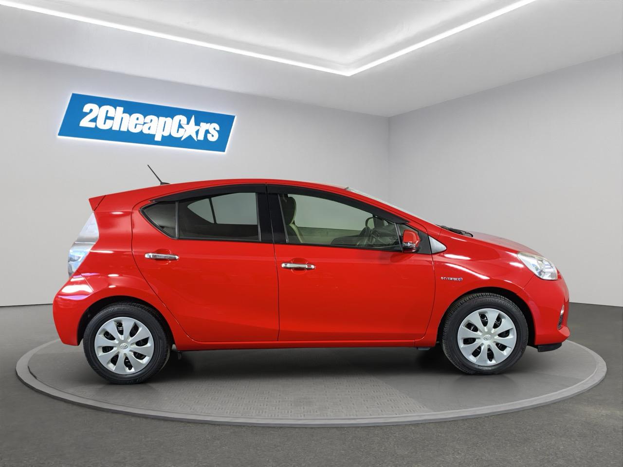 2014 Toyota Aqua S Hatchback LOW KMS + REVERSING CAMERA + AUTO LIGHTS