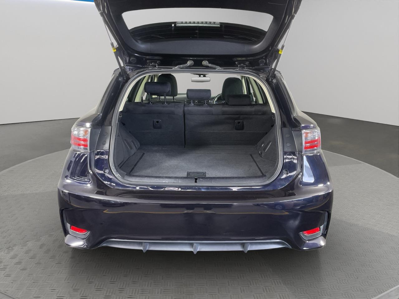 2014 Lexus CT200h Vrsion C Hatchback REVERSING CAMERA + CRUISE CONTROL + HEATED SEATS