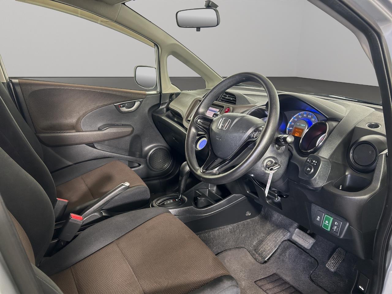 2013 Honda Fit SHUTTLE HYBRID Station Wagon GREAT SPACE + GREAT FUEL EFFICIENCY