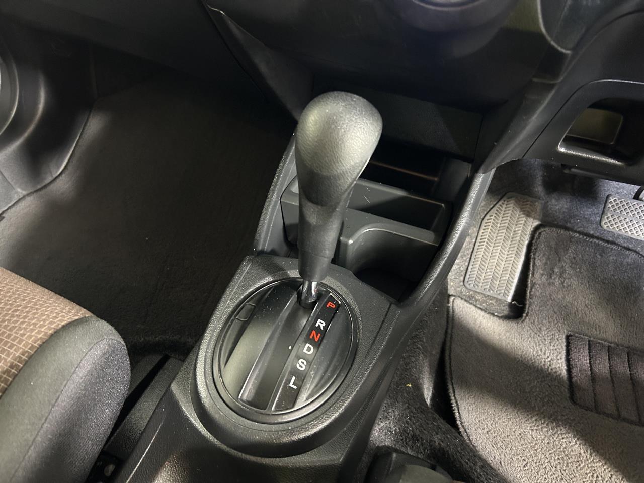 2013 Honda Fit SHUTTLE HYBRID Station Wagon GREAT SPACE + GREAT FUEL EFFICIENCY