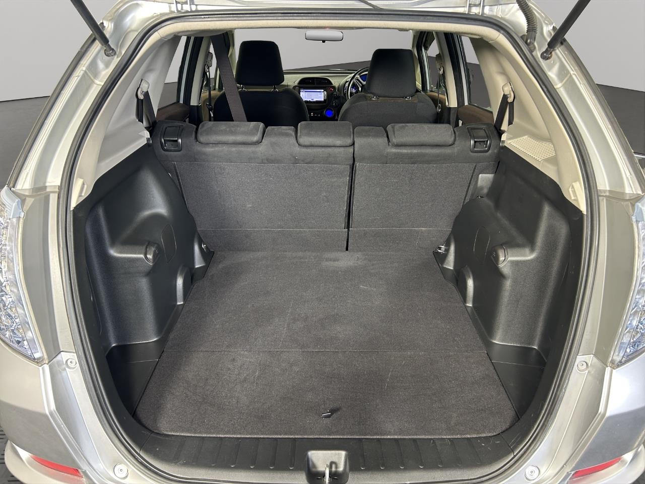 2013 Honda Fit SHUTTLE HYBRID Station Wagon GREAT SPACE + GREAT FUEL EFFICIENCY