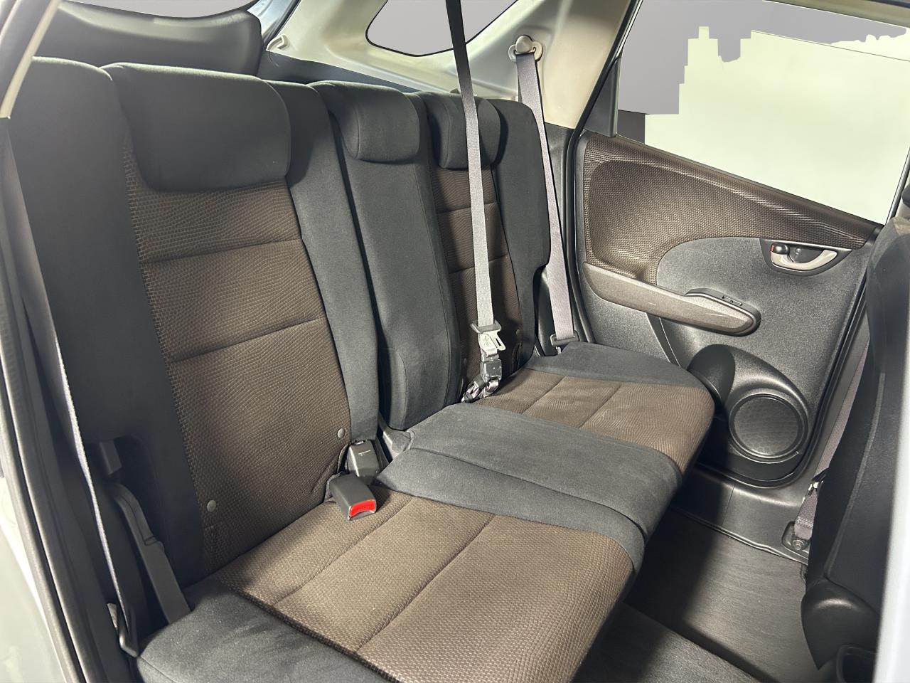 2013 Honda Fit SHUTTLE HYBRID Station Wagon GREAT SPACE + GREAT FUEL EFFICIENCY