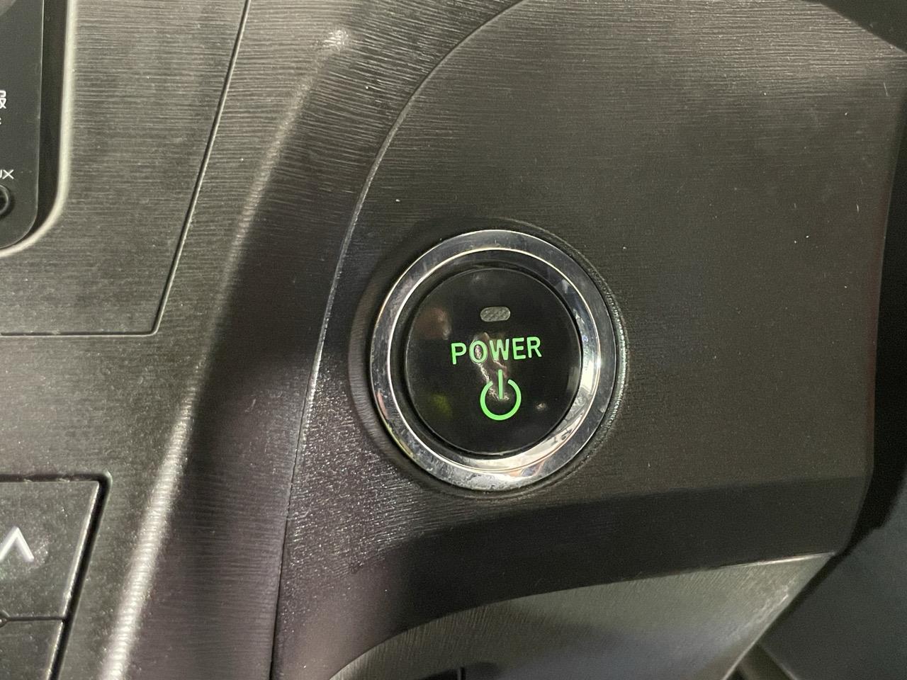 2012 Toyota Prius S Hatchback REVERSING CAMERA + PARKING SENSORS