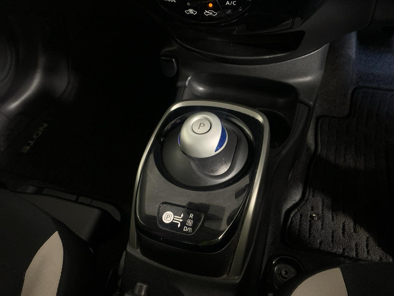 2017 Nissan Note e-power Hatchback PUSH BUTTON START + AUTO LIGHTS