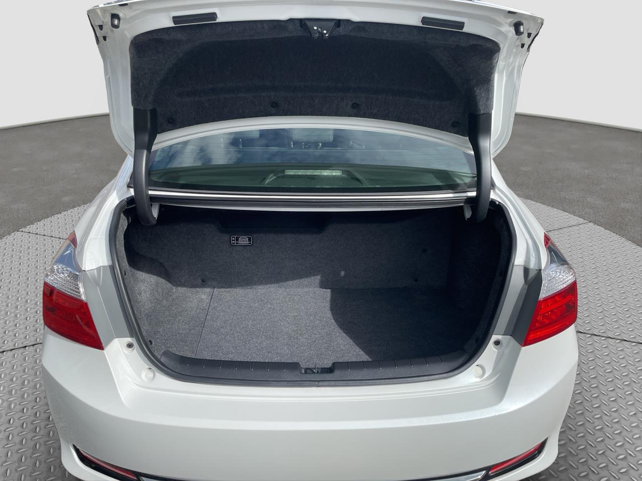 2013 Honda Accord HYBRID LX Sedan REVERSING CAMERA + CRUISE CONTROL + SMART KEY