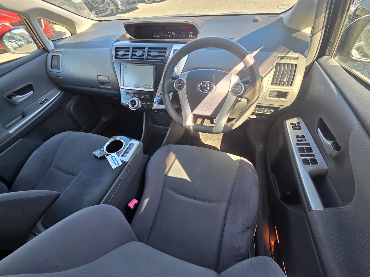 2013 Toyota Prius Alpha S Station Wagon REVERSING CAMERA + SMART KEY