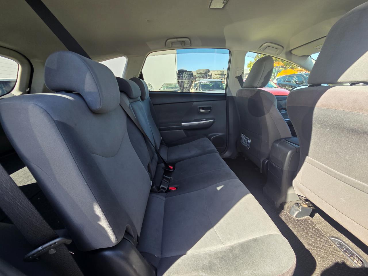 2013 Toyota Prius Alpha S Station Wagon REVERSING CAMERA + SMART KEY