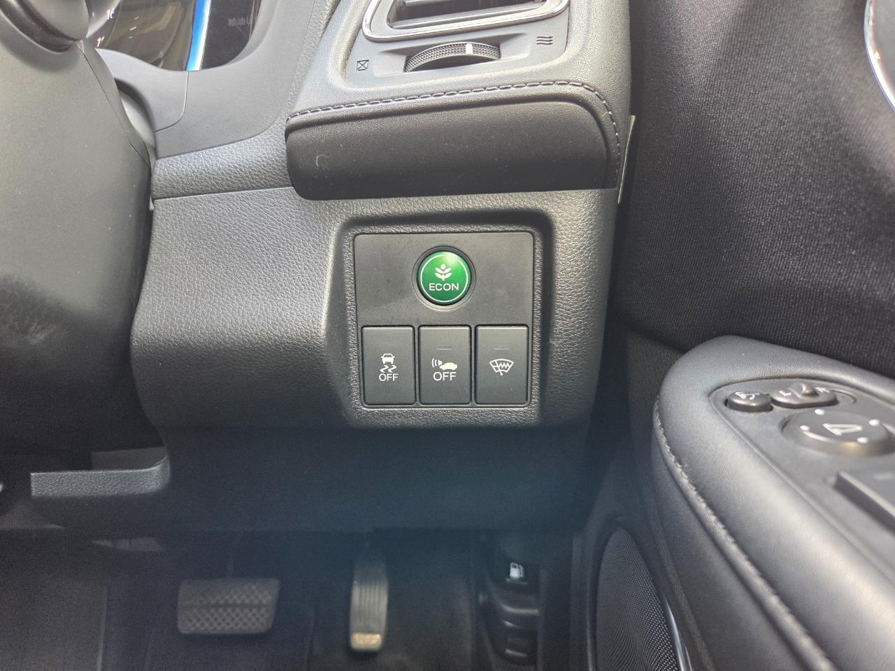 2014 Honda Vezel Hybrid RV/SUV CRUISE CONTROL + HEATED SEATS + AUTO LIGHTS