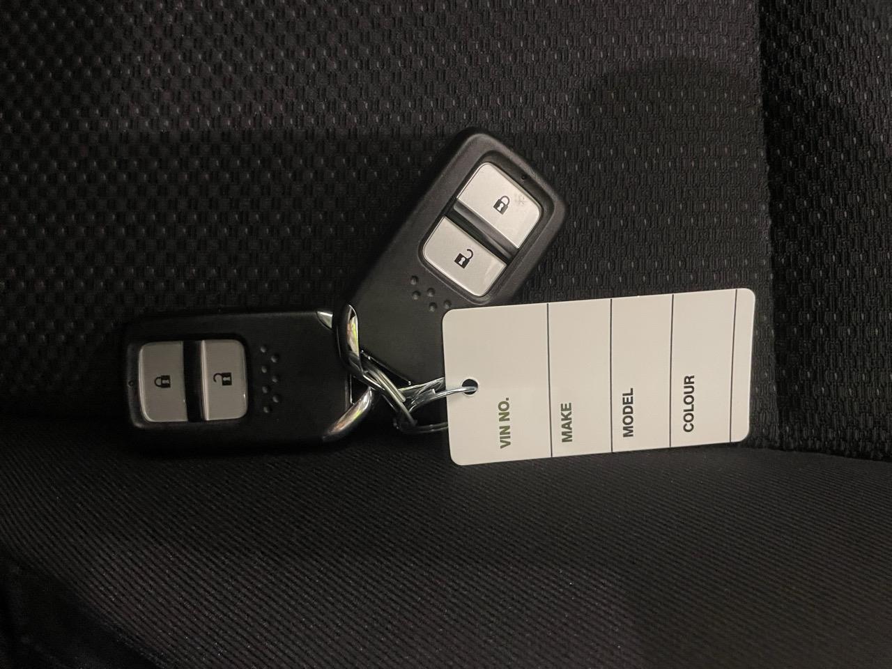 2014 Honda Vezel HYBIRID X RV/SUV HEATED SEATS + REVERSING CAMERA + CRUISE CONTROL