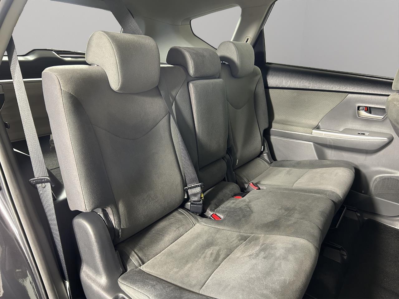 2014 Toyota Prius Alpha S Station Wagon REVERSING CAMERA + SMART KEY + GREAT SPACE