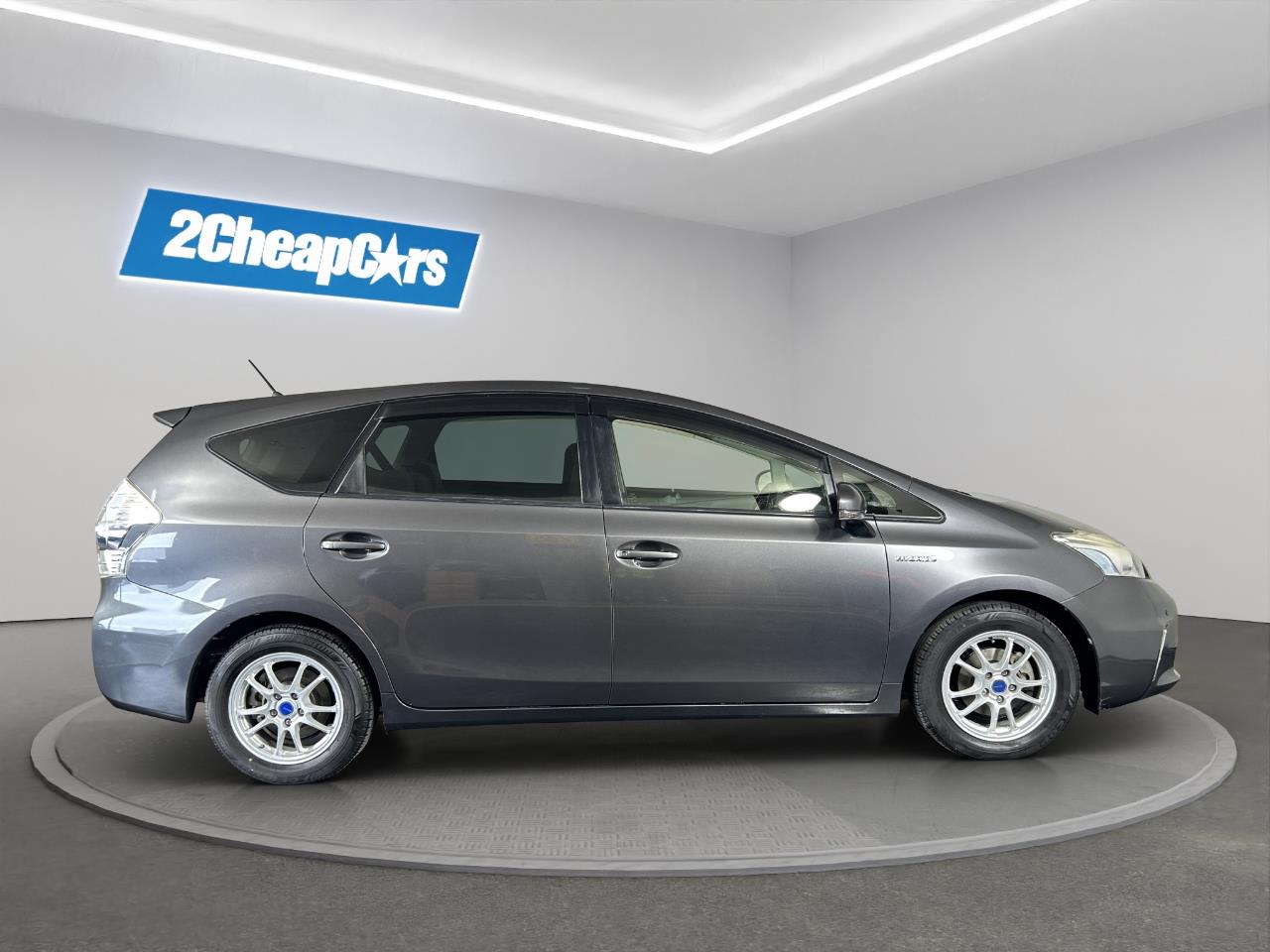 2014 Toyota Prius Alpha S Station Wagon REVERSING CAMERA + SMART KEY + GREAT SPACE