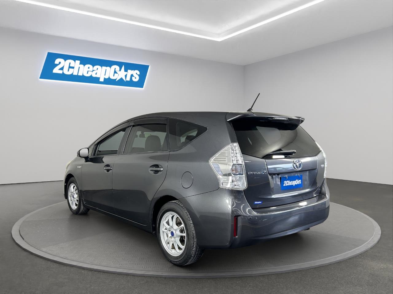 2014 Toyota Prius Alpha S Station Wagon REVERSING CAMERA + SMART KEY + GREAT SPACE