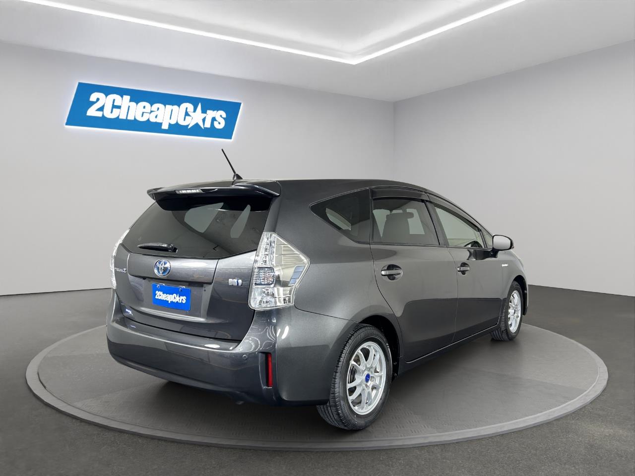 2014 Toyota Prius Alpha S Station Wagon REVERSING CAMERA + SMART KEY + GREAT SPACE