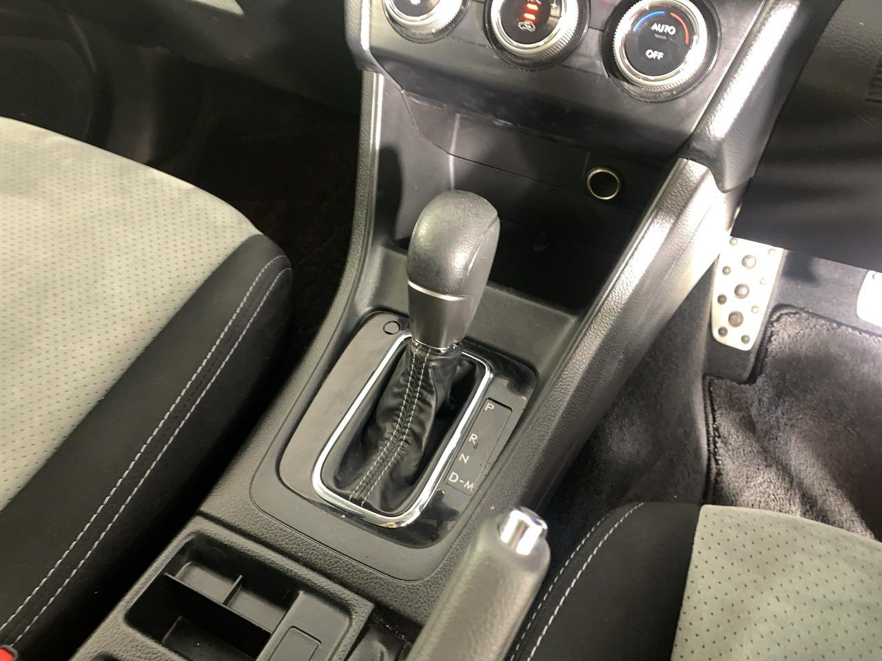 2013 Subaru XV HYBRID 2.0 L EYESIGHT AWD RV/SUV AWD + REVESING CAMERA + CRUISE CONTROL