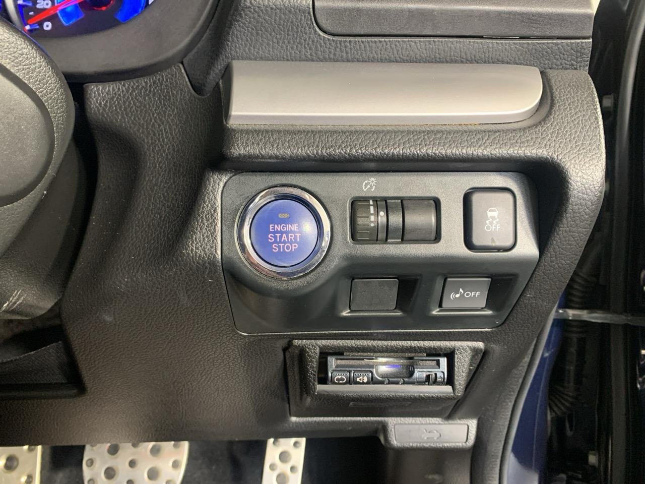 2013 Subaru XV HYBRID 2.0 L EYESIGHT AWD RV/SUV AWD + REVESING CAMERA + CRUISE CONTROL