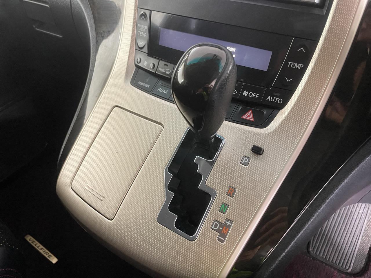 2014 Toyota Vellfire 2.4Z People Mover - 2 Cheap Cars