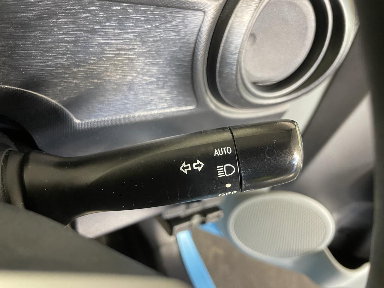 2012 Toyota Aqua S Hatchback AUTO LIGHTS + PUSH BUTTON START