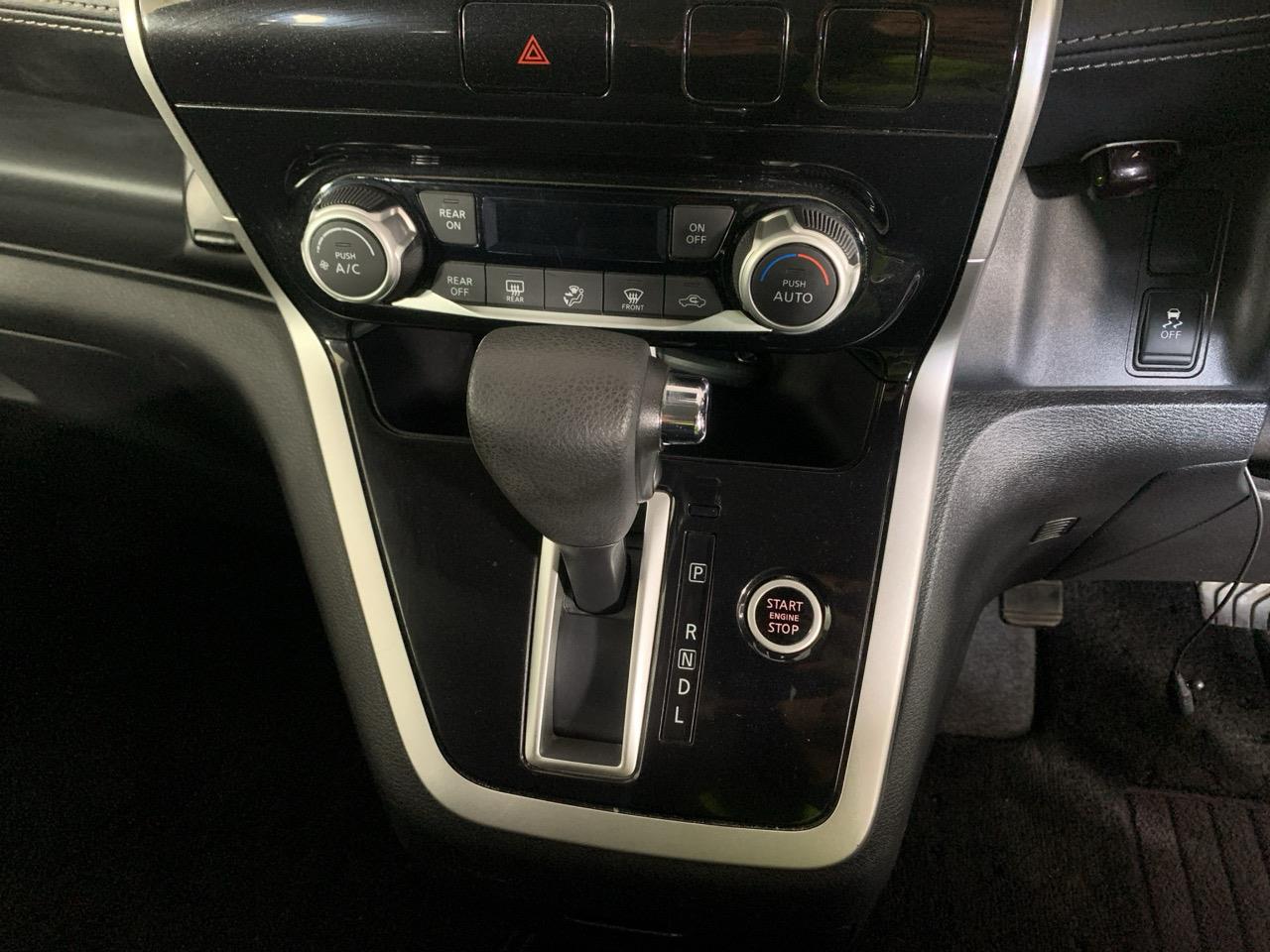 2016 Nissan Serena Hybrid Late Model Highway Star People Mover CRUISE CONTROL + REVERSING CAMERA + AUTO LIGHTS