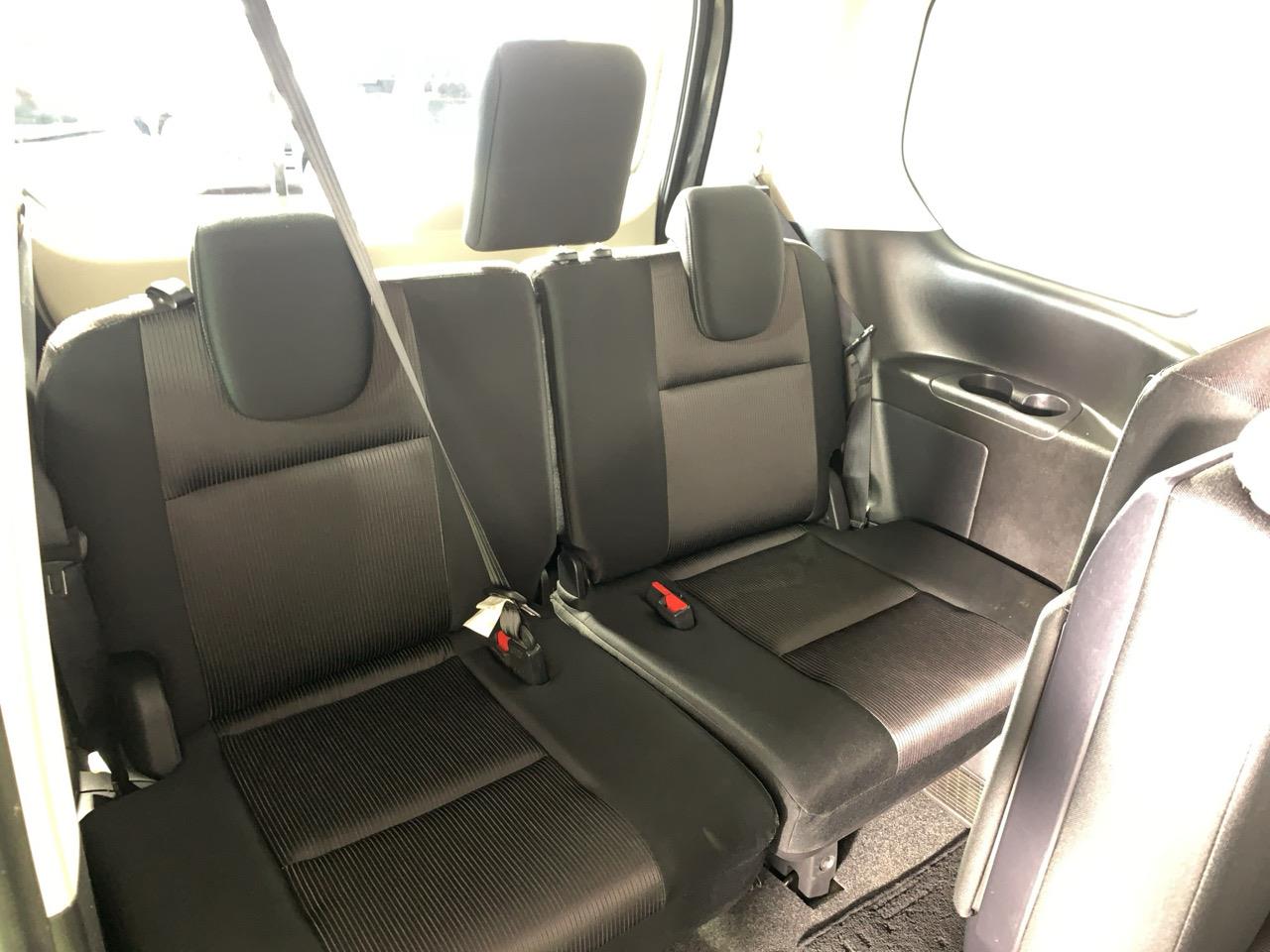 2016 Nissan Serena Hybrid Late Model Highway Star People Mover CRUISE CONTROL + REVERSING CAMERA + AUTO LIGHTS