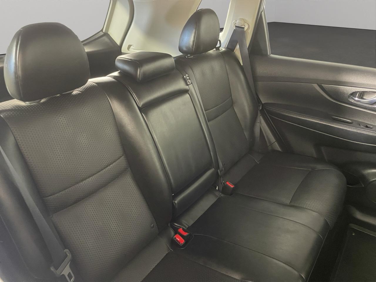 2016 Nissan X-TRAIL 20X EMERGENCY BRAKE PKG 4WD RV/SUV LOW KM + AWD + 360 DEGREE CAMERA