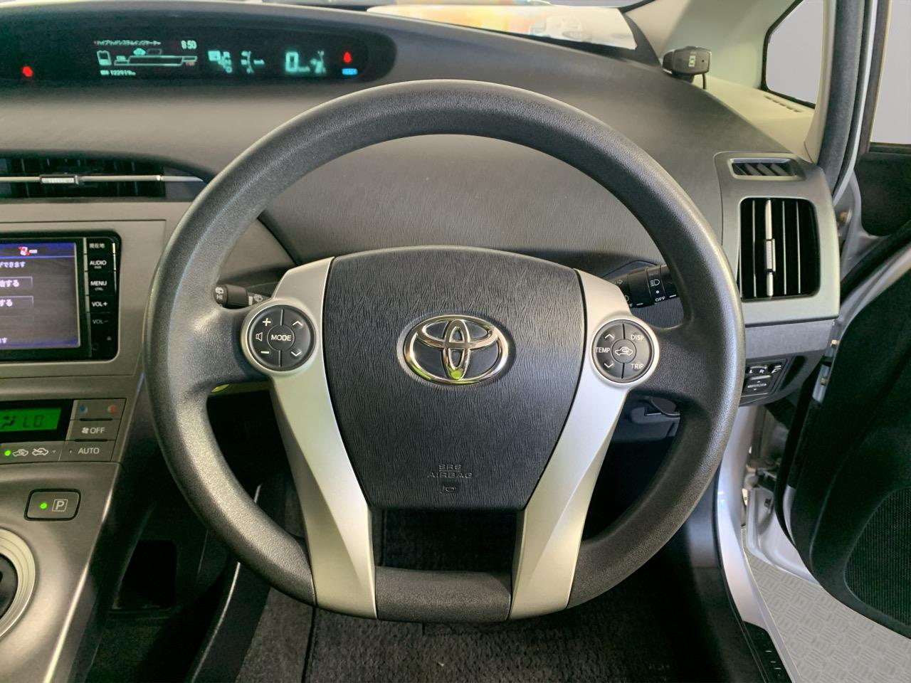 2014 Toyota Prius S Hatchback PUSH BUTTON START + AUTO LIGHTS + REVERSING CAMERA