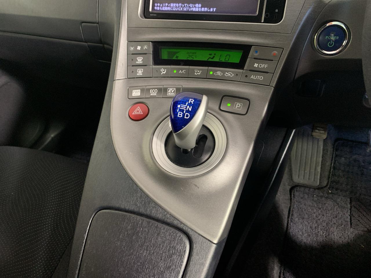 2014 Toyota Prius S Hatchback PUSH BUTTON START + AUTO LIGHTS + REVERSING CAMERA