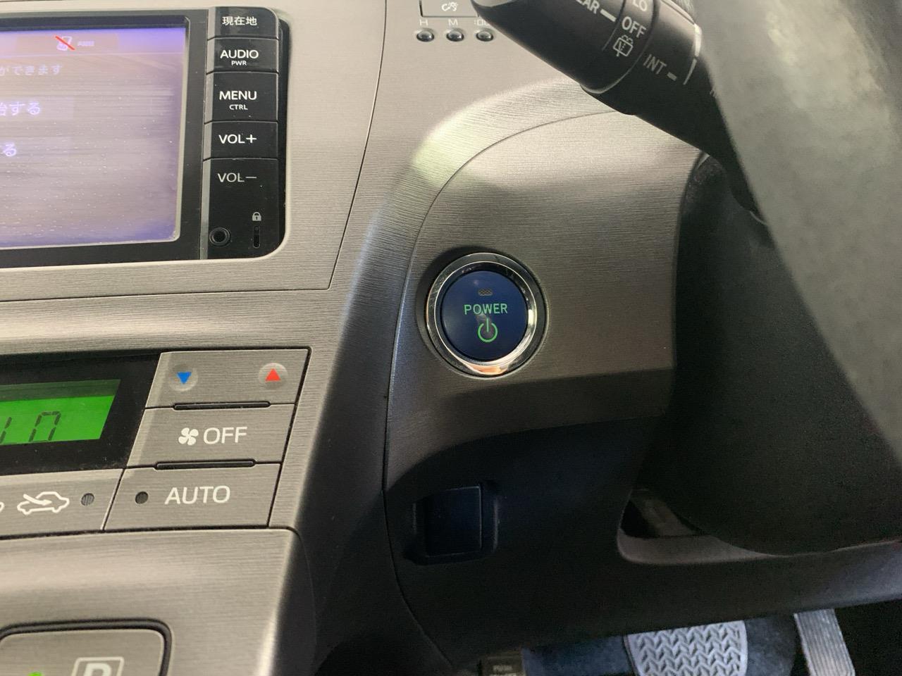 2014 Toyota Prius S Hatchback PUSH BUTTON START + AUTO LIGHTS + REVERSING CAMERA