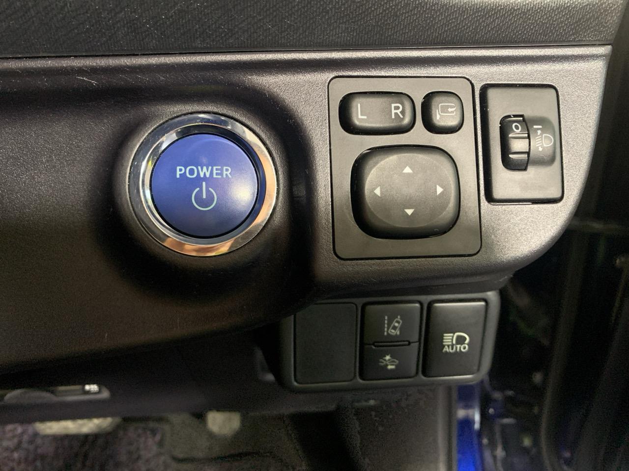 2016 Toyota Aqua Facelift Model S Hatchback REVERSING CAMERA + PUSH BUTTON START + AUTO LIGHTS